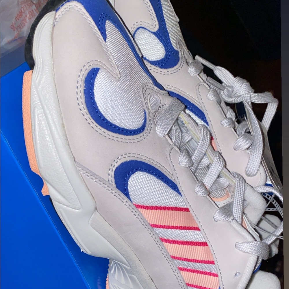 Adidas wide and comfty